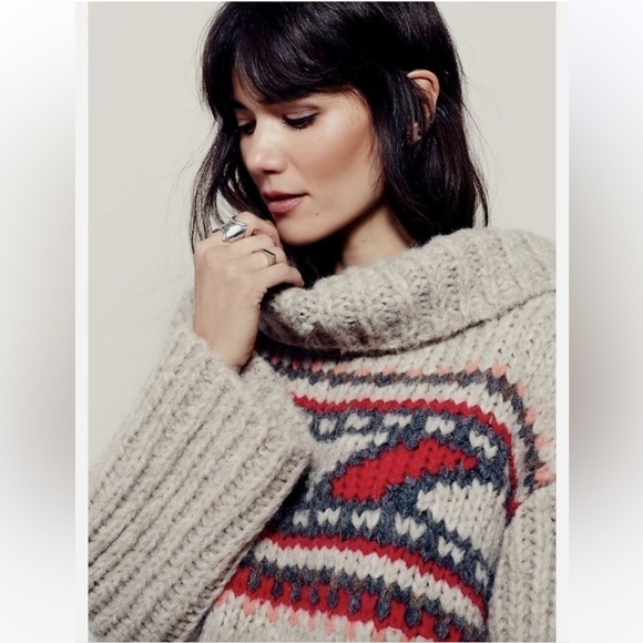 FREE PEOPLE Aztec Alpaca Soft Touch Knit Sweater
Size Small - Picture 16 of 16